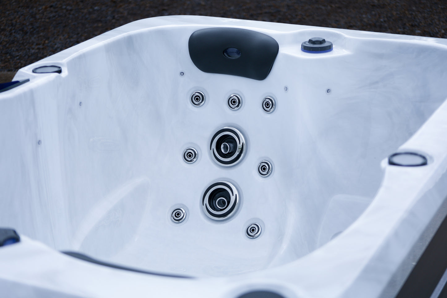 CX-2 - 2 Seater Dual Lounger Hot Tub