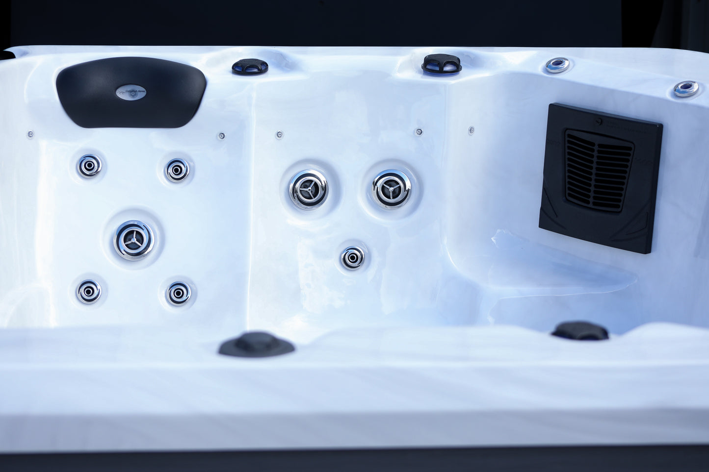 CX-4 Compact 4 Person Hot Tub with LED Features