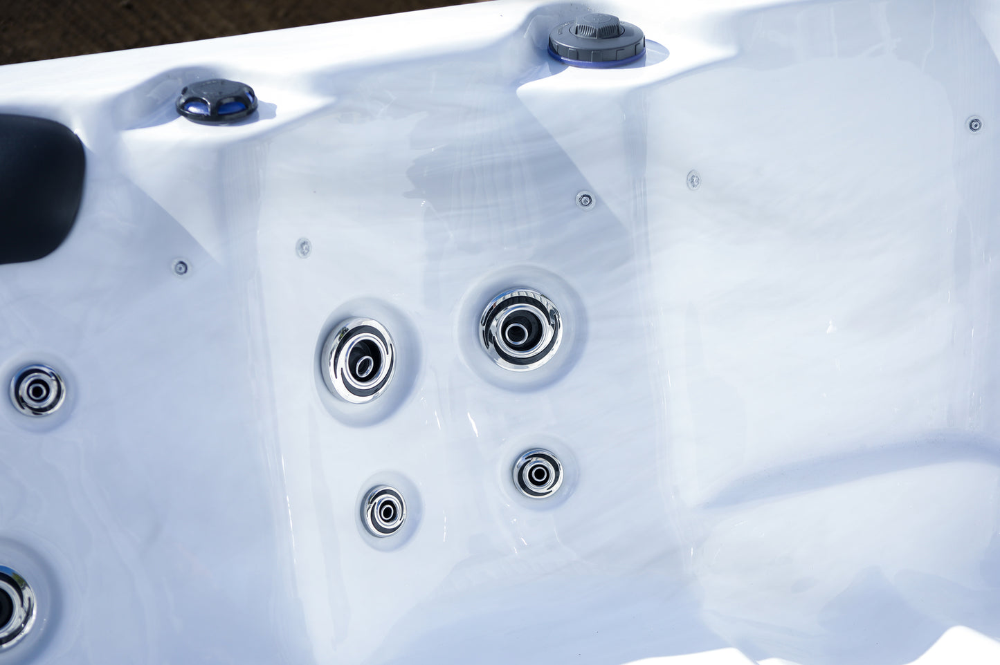 CX-4 Compact 4 Person Hot Tub with LED Features
