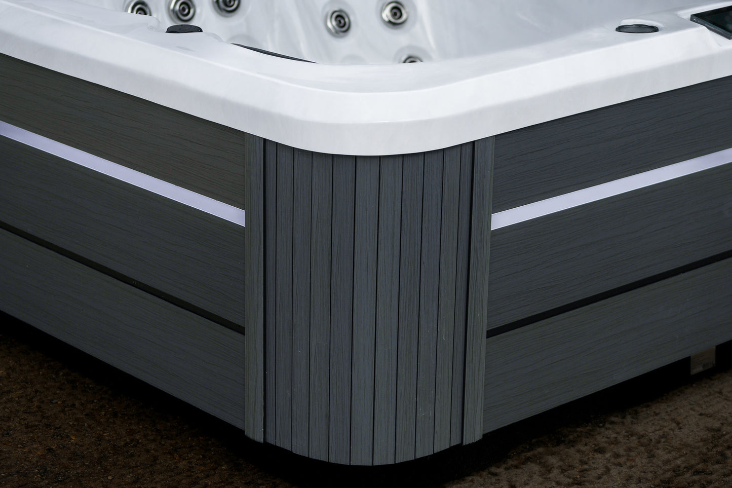 CX-5 - A 5 Person Dual Lounger Hot Tub with LED Features