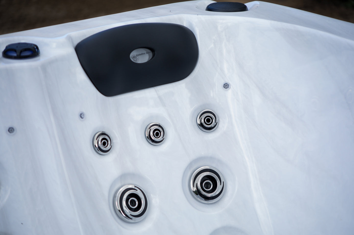 CX-5 - A 5 Person Dual Lounger Hot Tub with LED Features