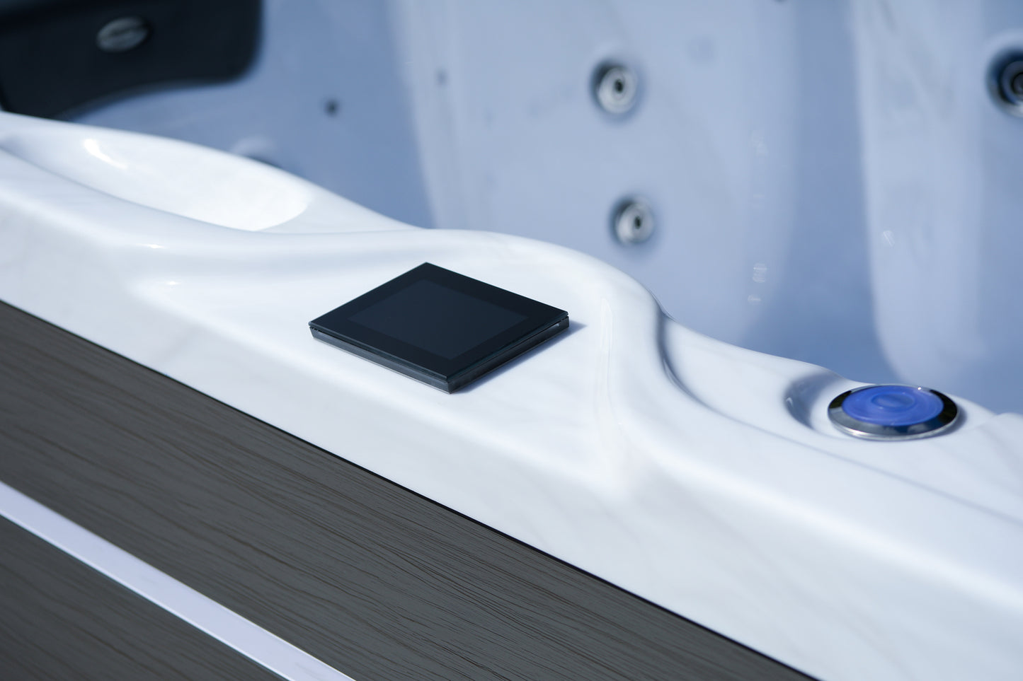 CX-6 Deluxe 6 Person Hot Tub
