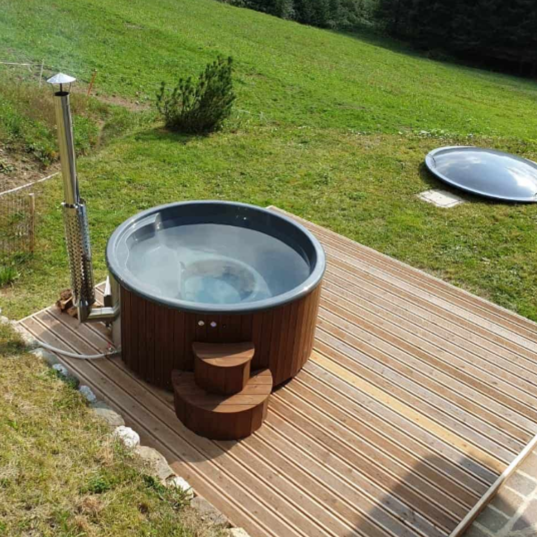 Log Fire Round 220 Hot Tub