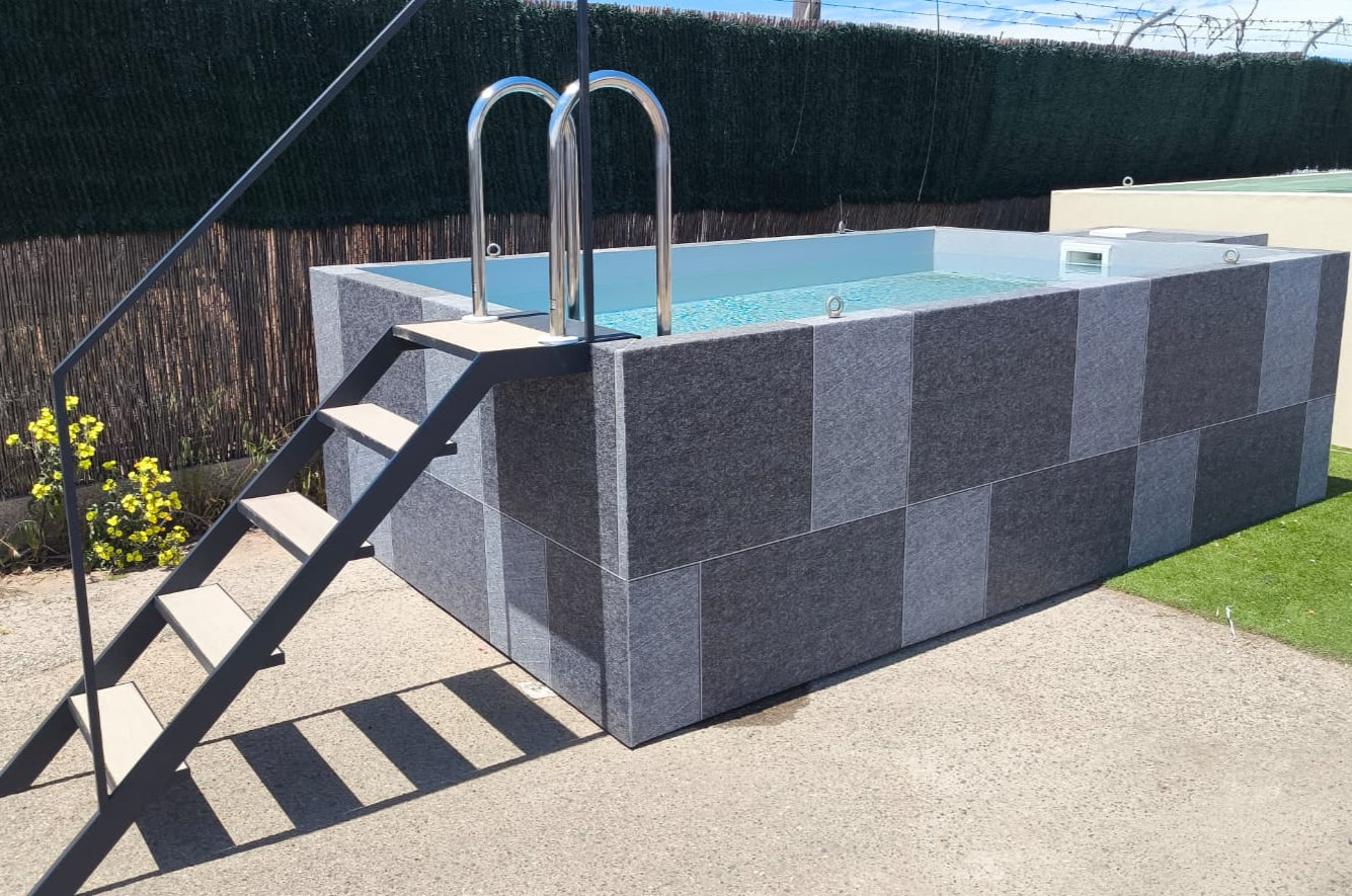 Above ground pool