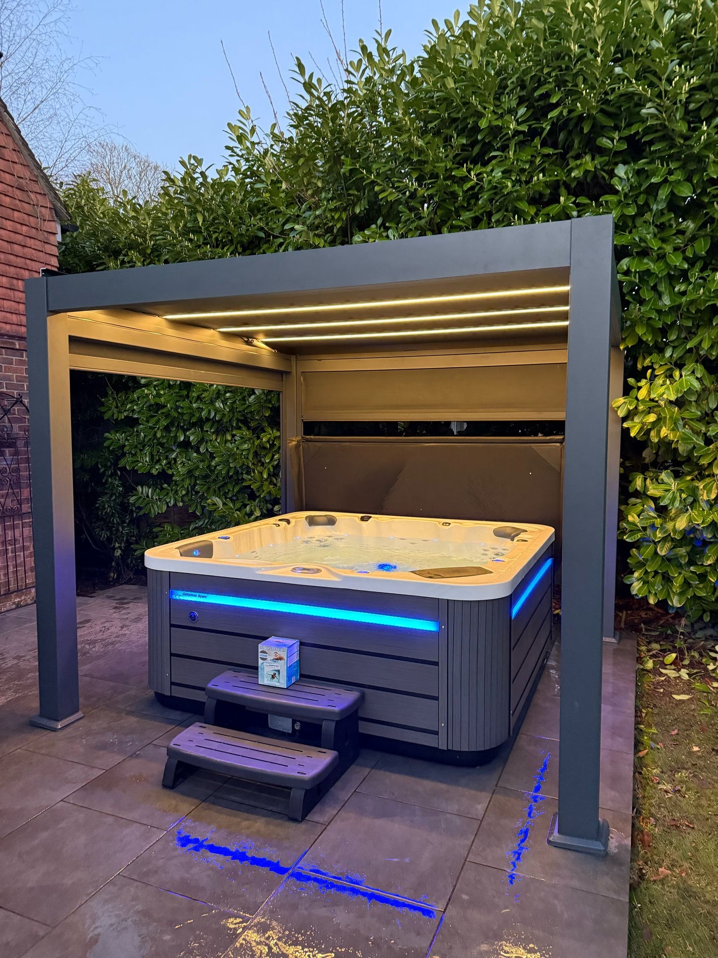 CX-6 Deluxe 6 Person Hot Tub
