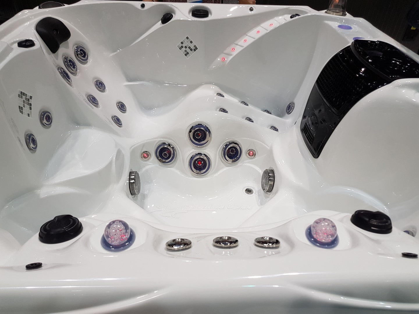 Catalina Spas Nebula Hot Tub