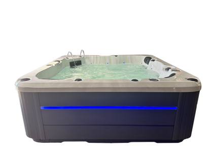CX-5 - A 5 Person Dual Lounger Hot Tub with LED Features