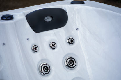 CX-5 - A 5 Person Dual Lounger Hot Tub with LED Features