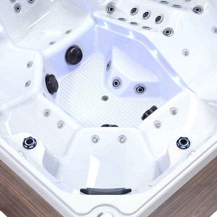 Celeste - 6 Seater Luxury Hot Tub