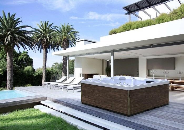 Celeste - 6 Seater Luxury Hot Tub