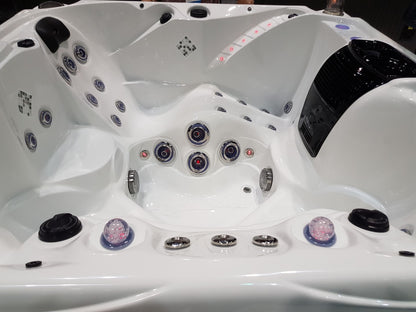 Catalina Spas Nebula Hot Tub