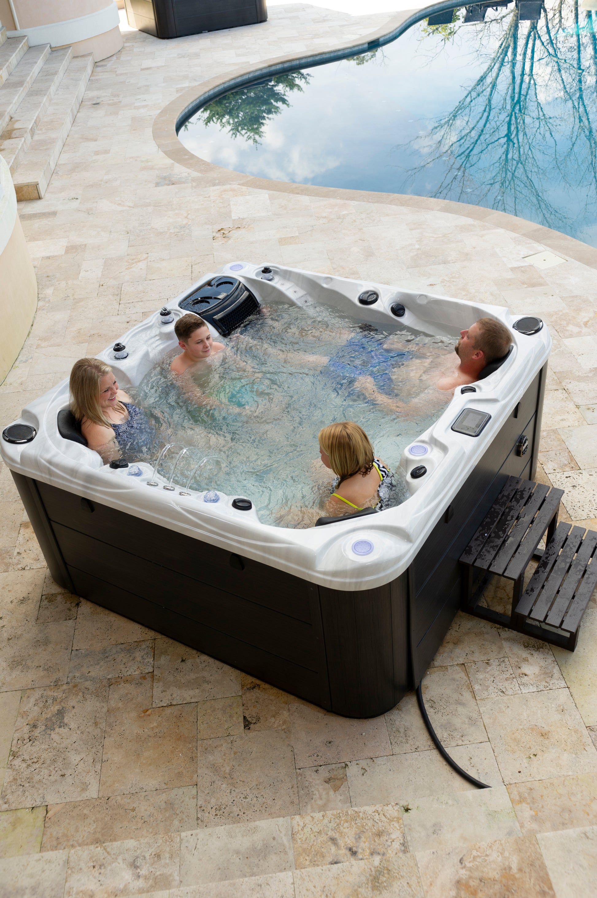 Catalina Spas Aurora Hot Tub